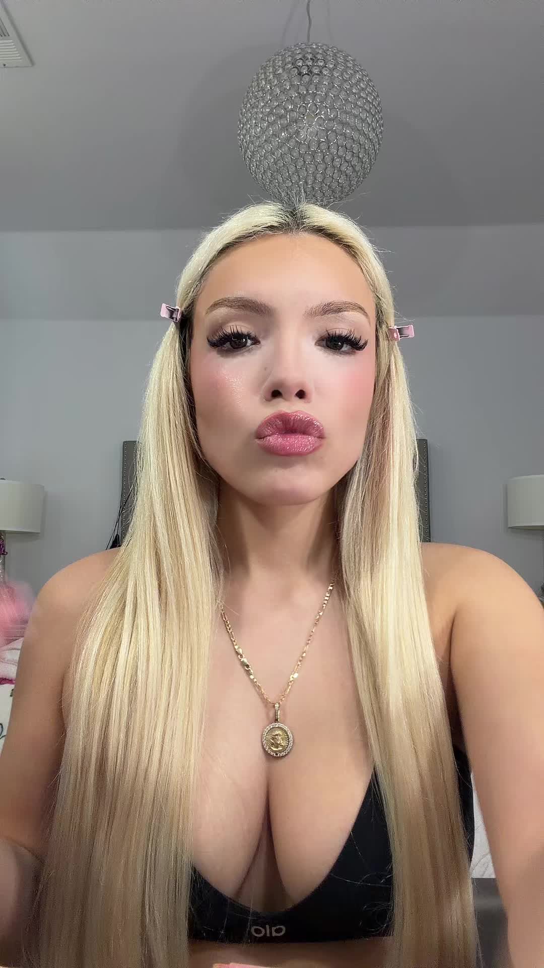 @Nicole
