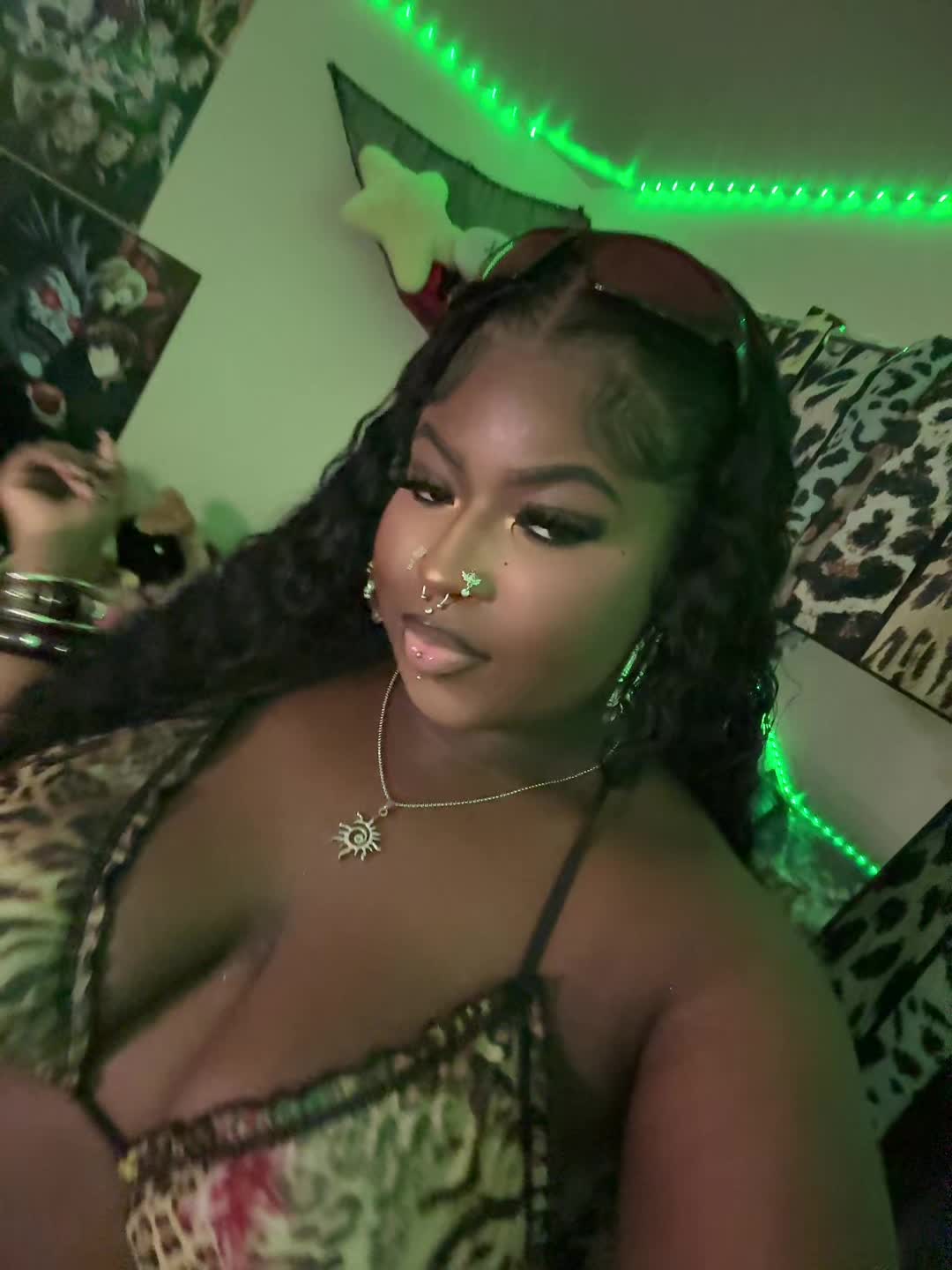 @kantuh👩🏾❤️💋👩🏾<3