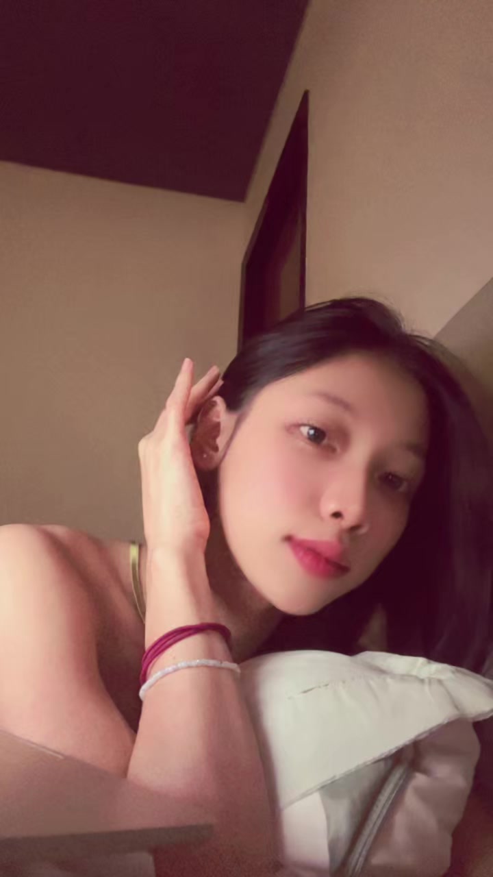 @vallenciiaa