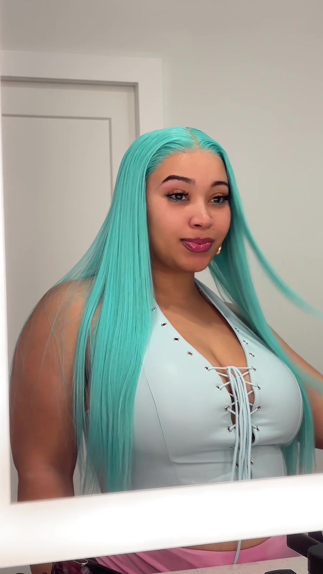 @YourAuntieMoe