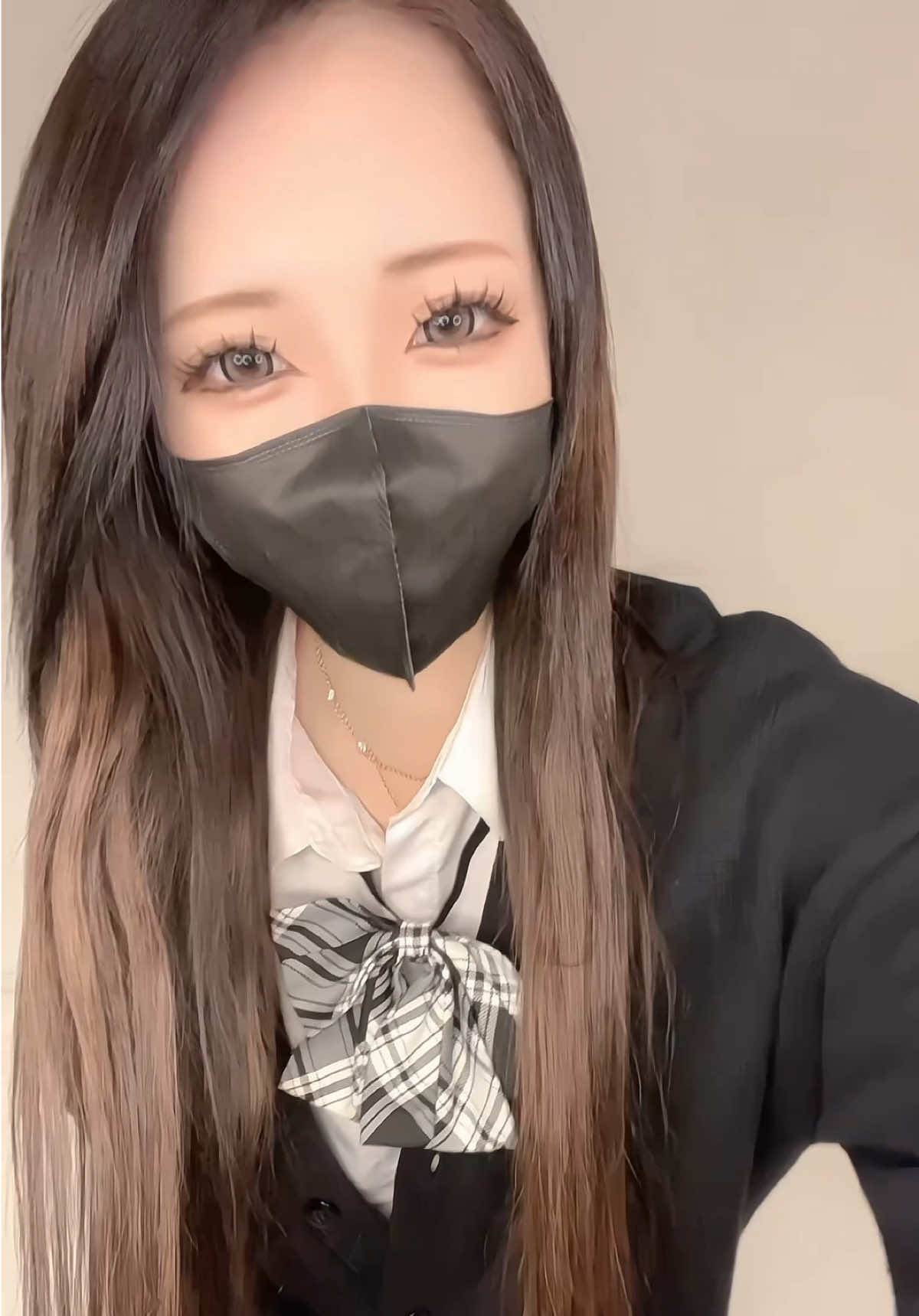@🎭𝑯𝒊𝒏𝒂🐣🐱