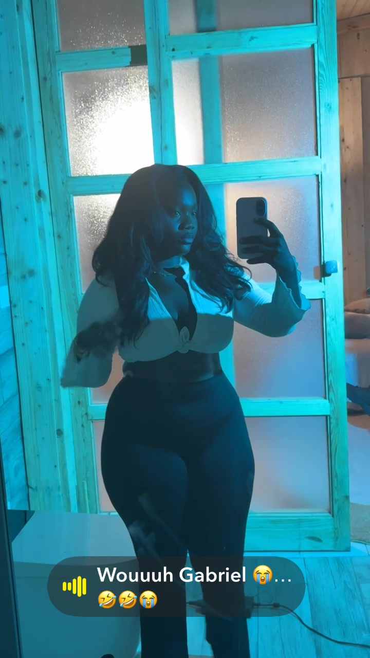 @𝑀𝒶𝓇𝒾𝑒-𝒹𝑒𝓈𝒾𝓇𝑒𝑒🇬🇭