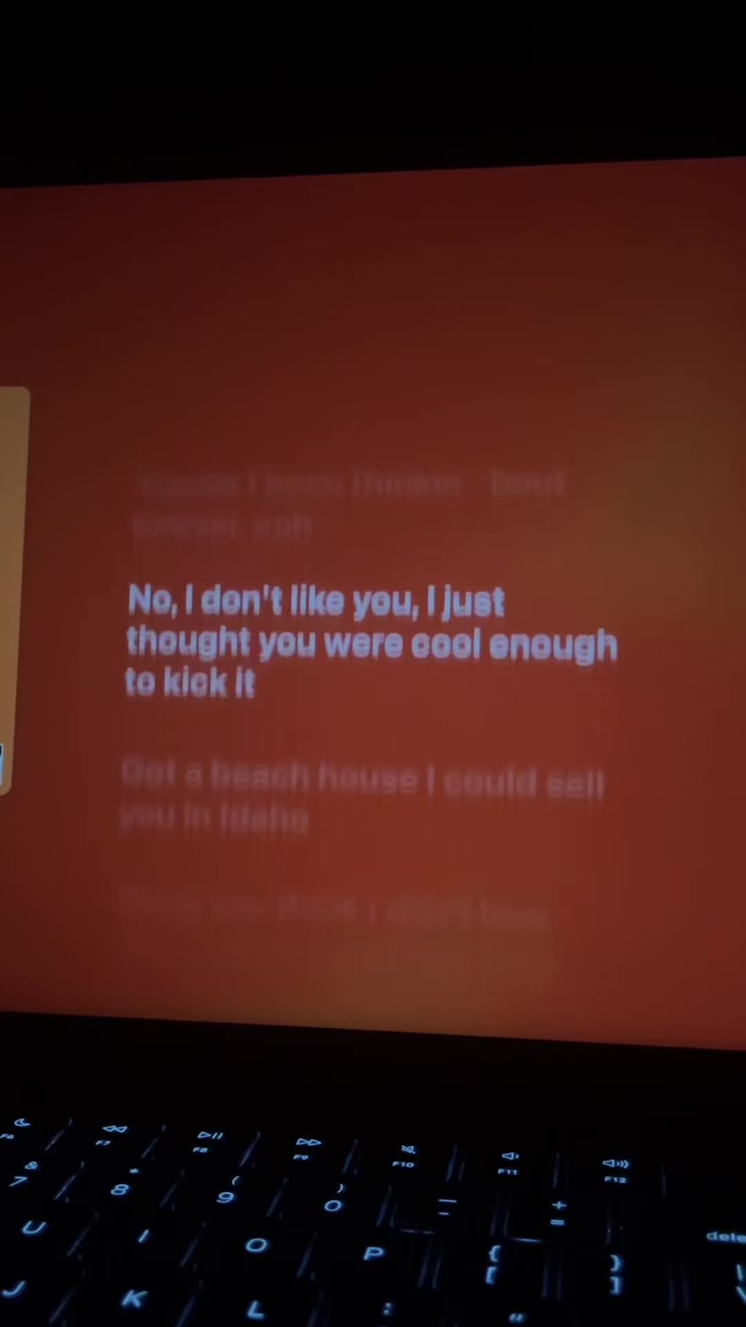 @🎧