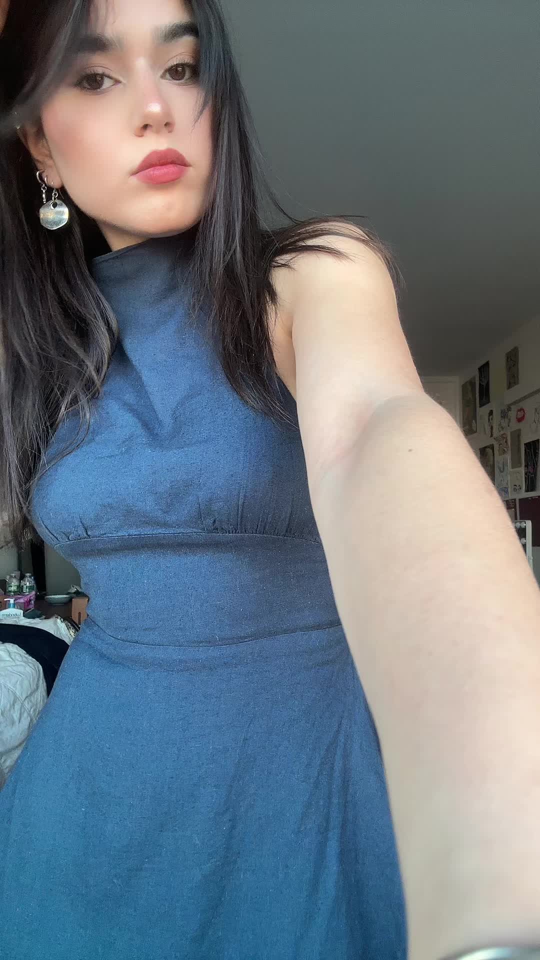 @demi