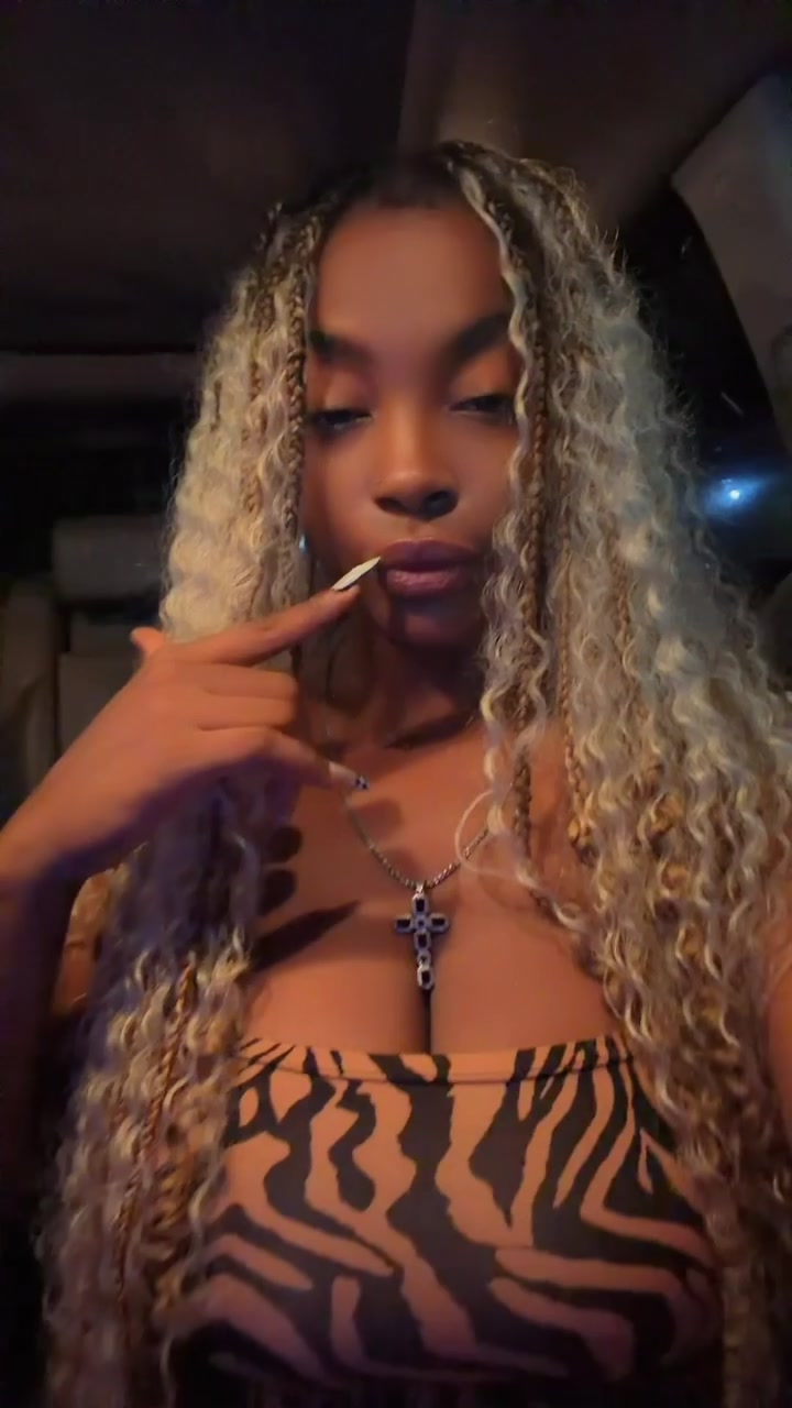 @Girlfriend🦋🥀🖤