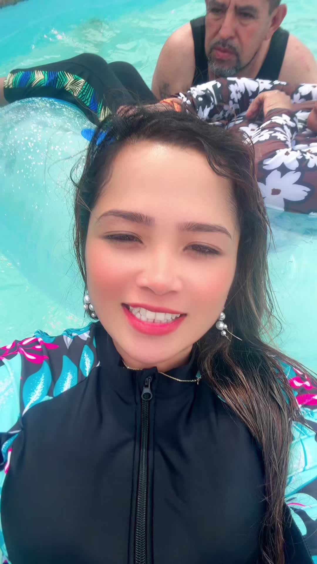 @SweetyRos786