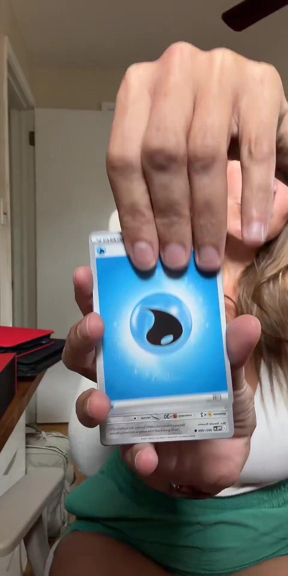 @alismilesrips