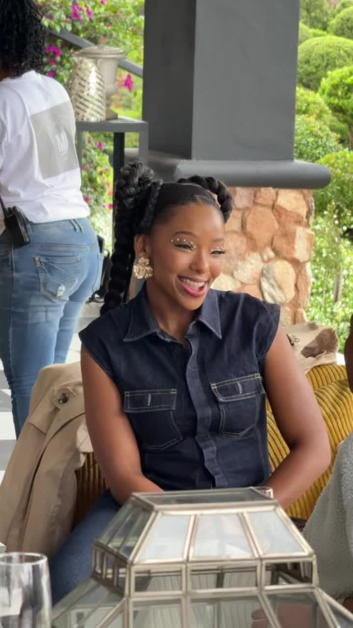 @KhanyaMzobe