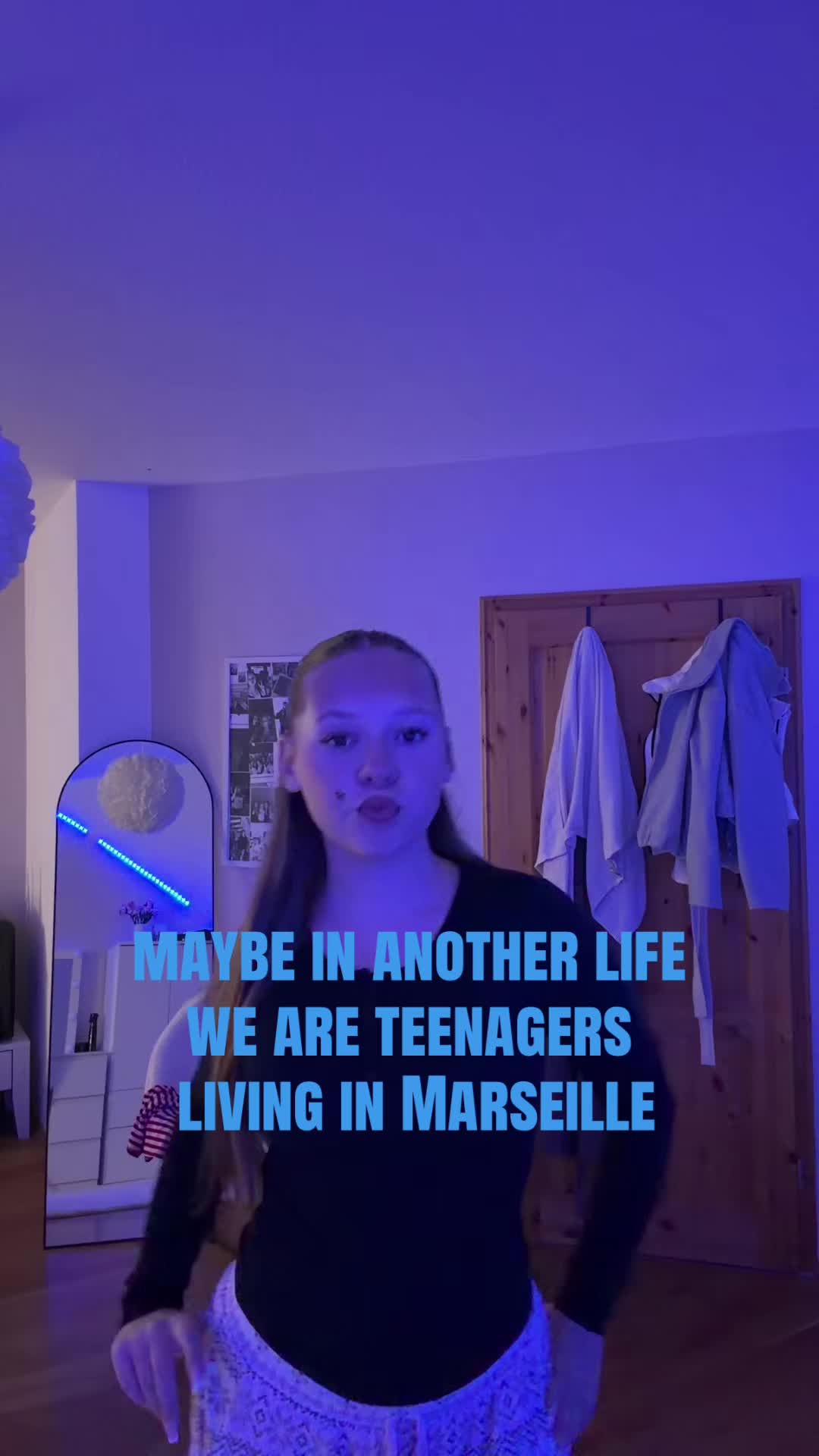 @𝐞𝐦𝐢𝐥𝐲𝐞𝐱𝐜𝐡𝐚𝐧𝐠𝐞𝟐𝟕