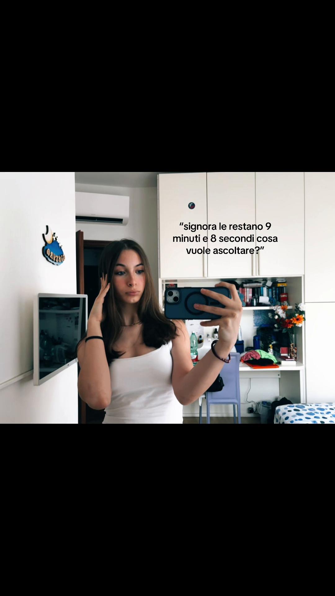 @𝟐𝟐