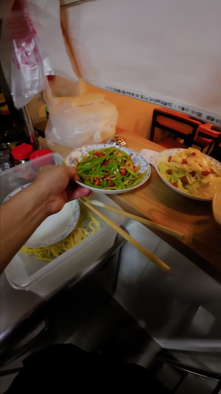 @liangzaiprawnnoodle
