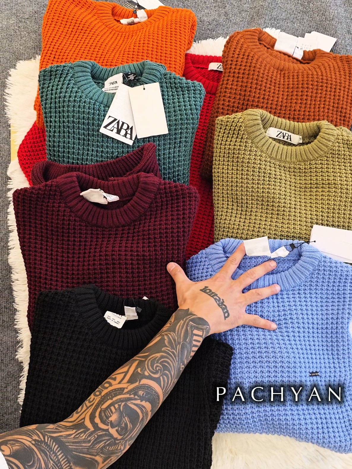 @पछ्याण wears