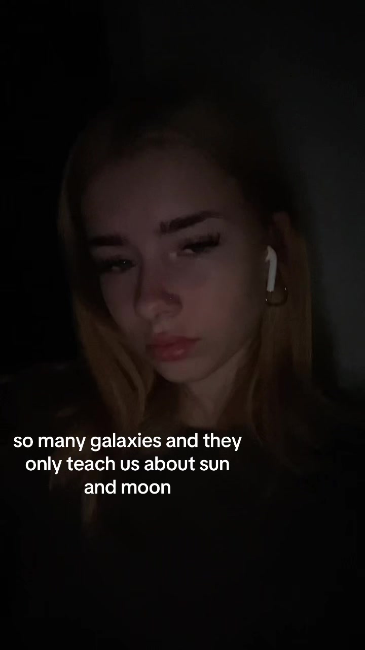 @๐ฉ