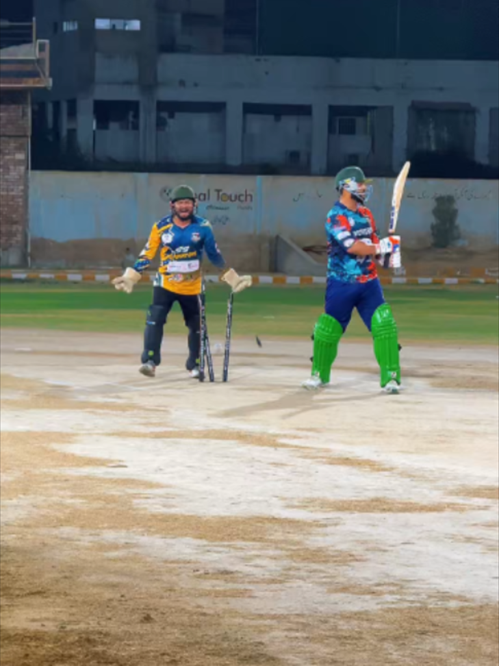 @Escribir Cricket Club