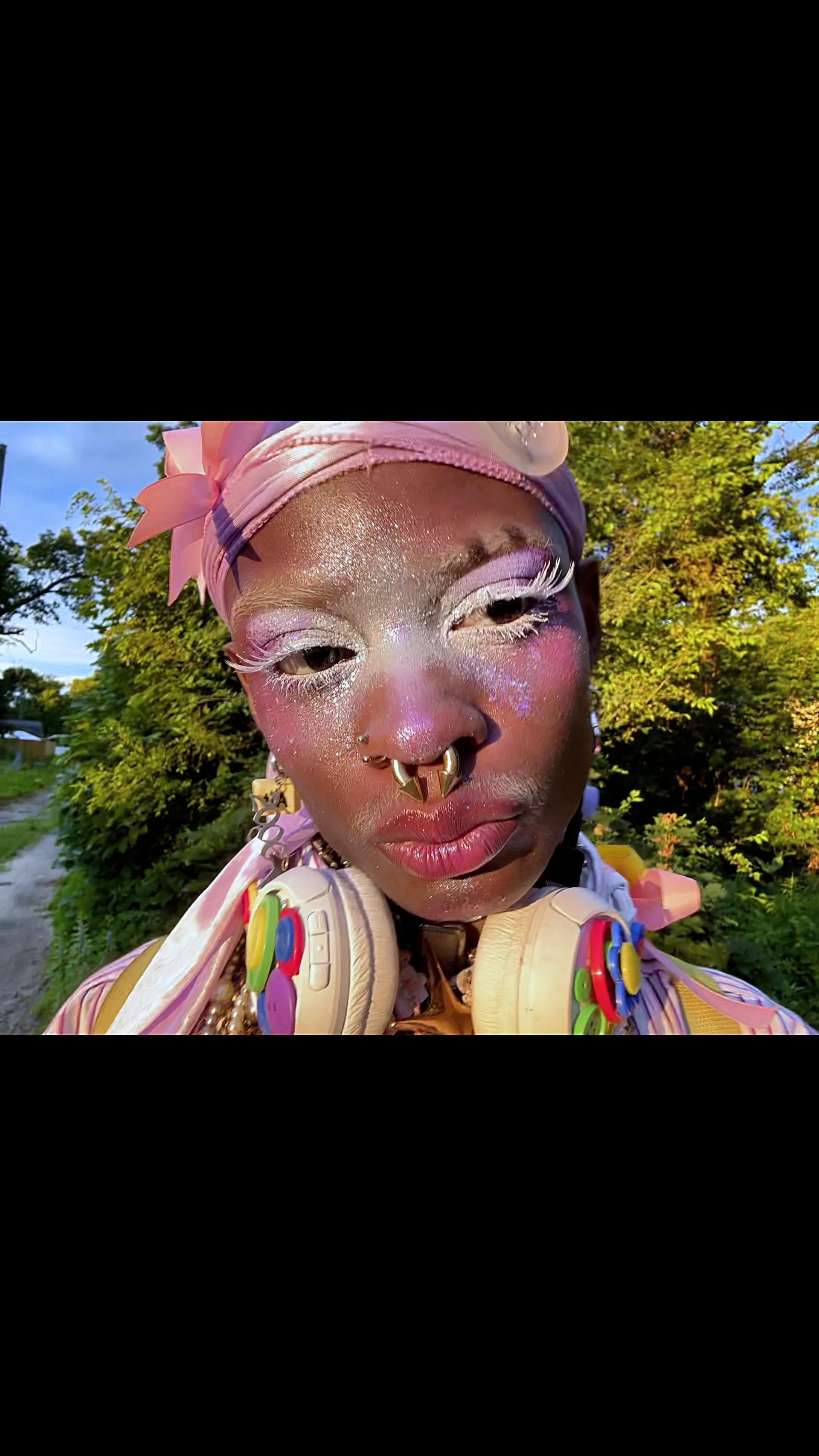 @⋆.˚𖦹Blindedstar⋆✮⋆.˚
