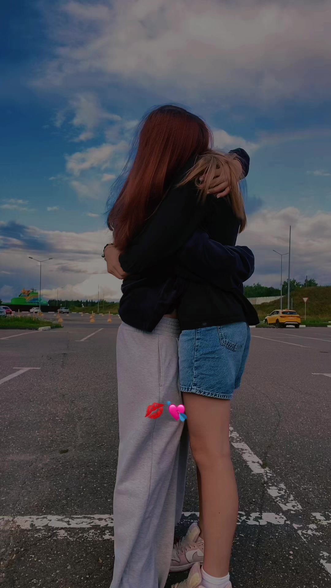 @anixeskes