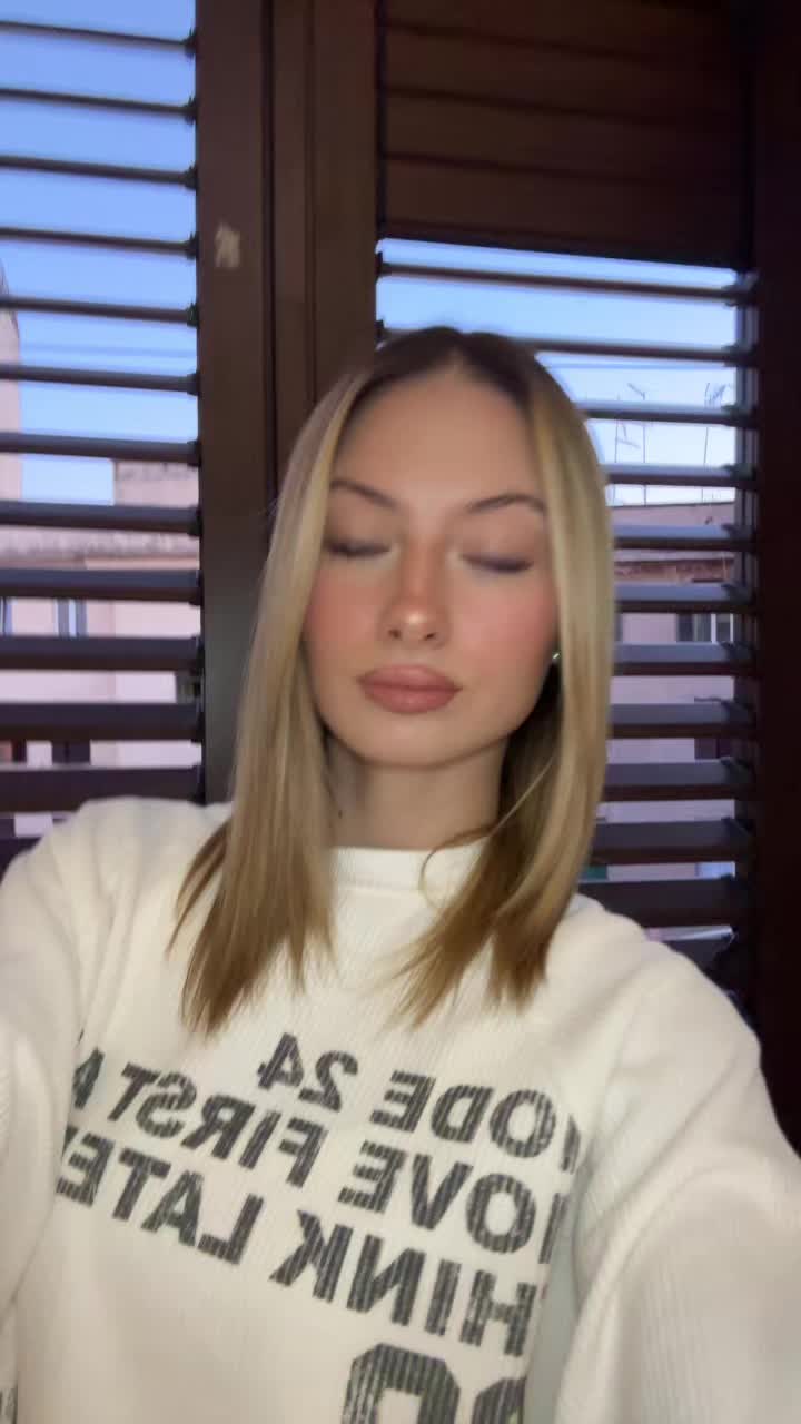@👩🏼