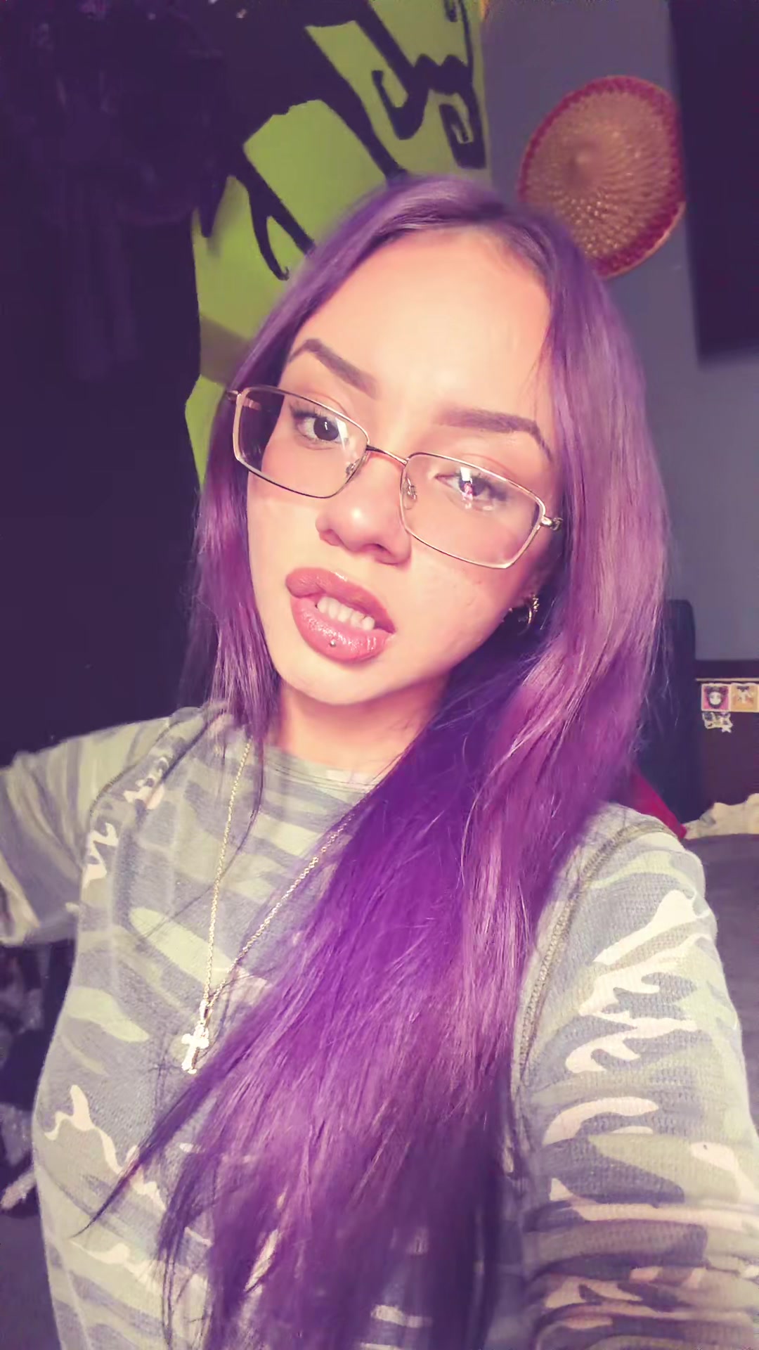 @✮