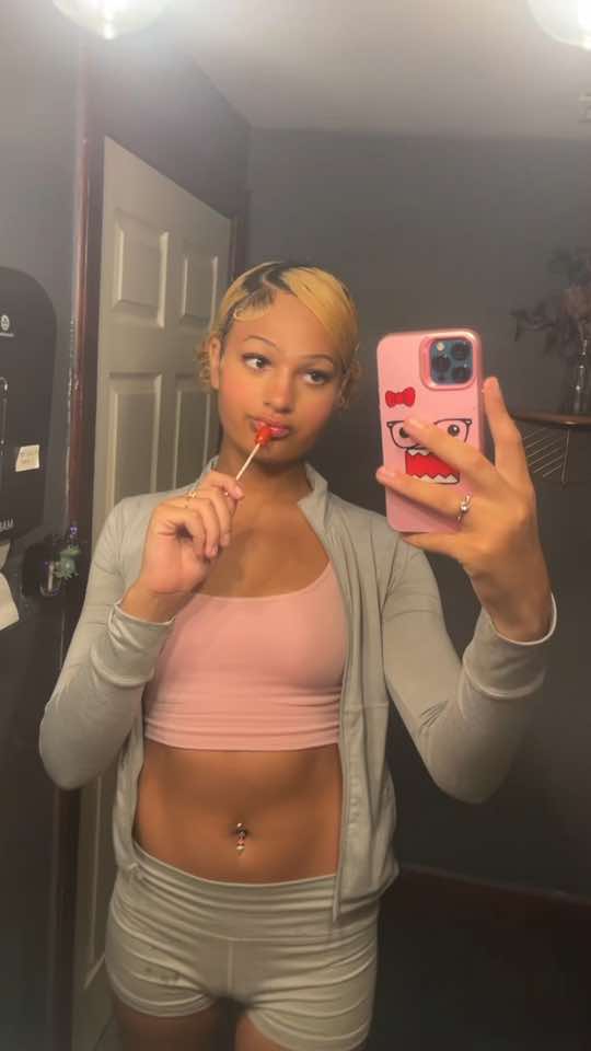 @Baddest.bombshell 🎀🧁💝💋