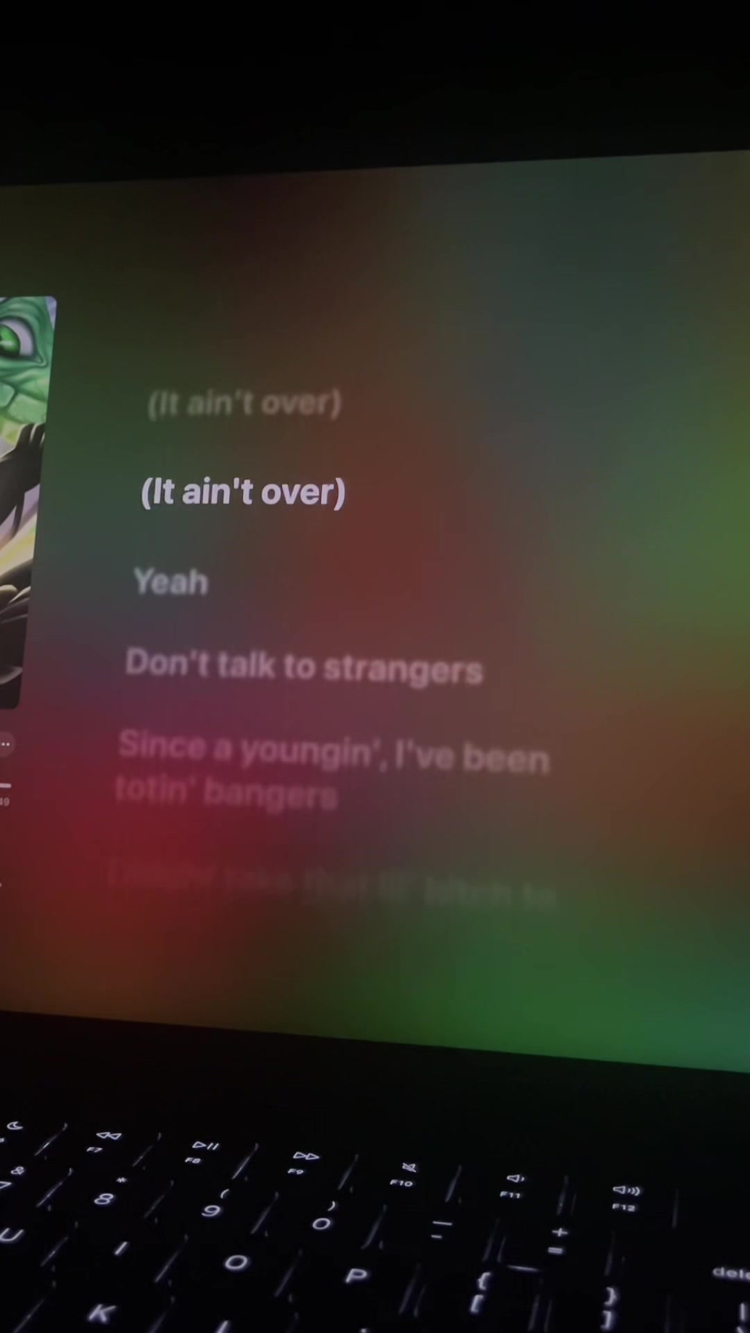 @🎧