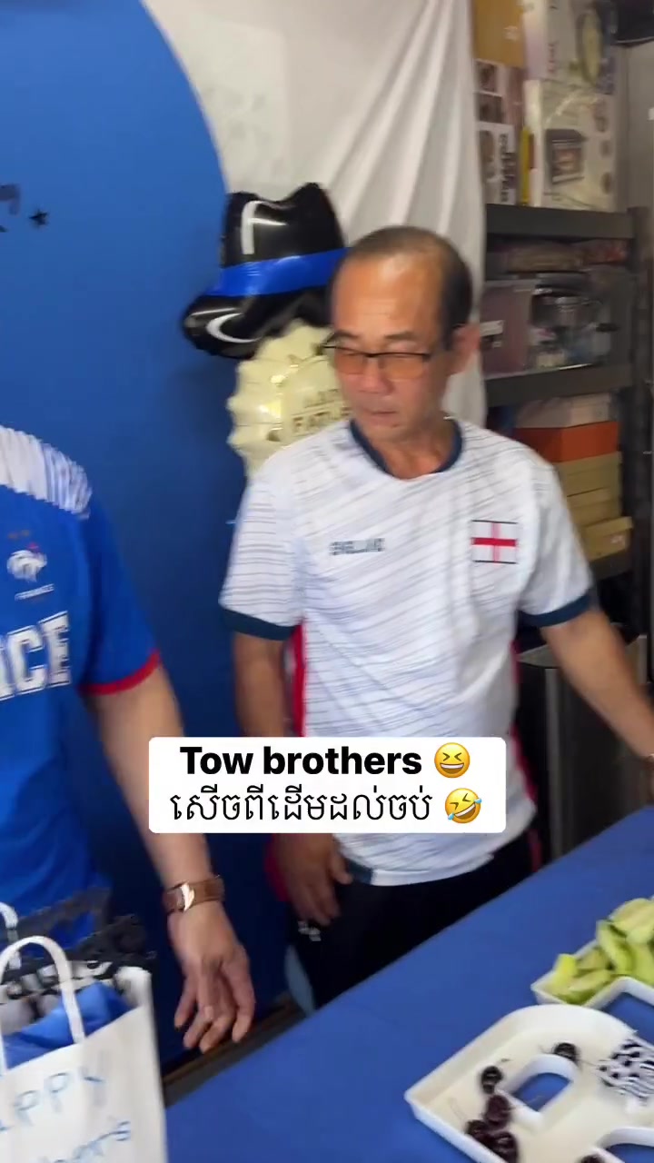 @Ellen Ellie 🇺🇸🇰🇭