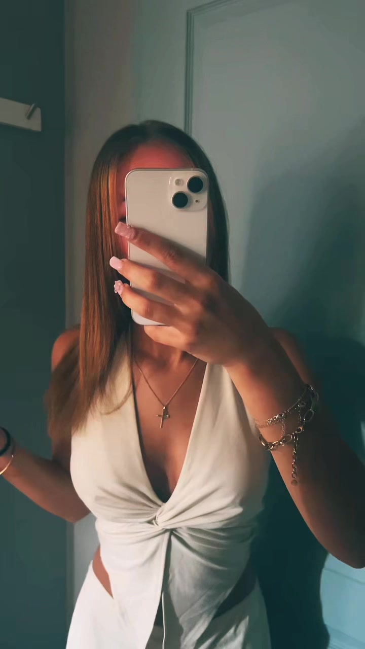 @𝐡𝐞𝐥𝐲𝐧𝐚✞🌺