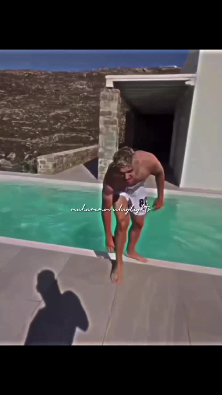 @𝑻𝒂𝒓𝒊𝒌'𝒔 𝒗𝒆𝒓𝒔𝒊𝒐𝒏