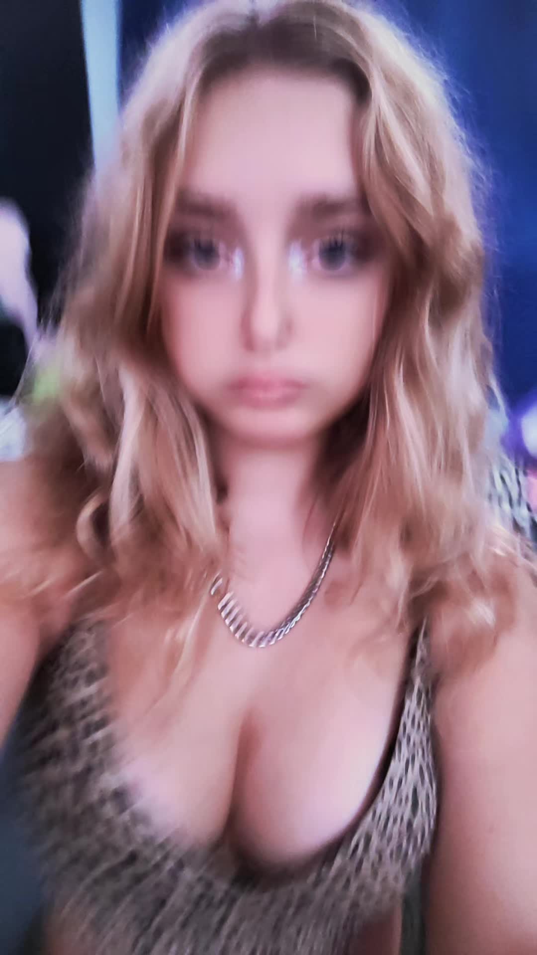 @Megan😻🖤