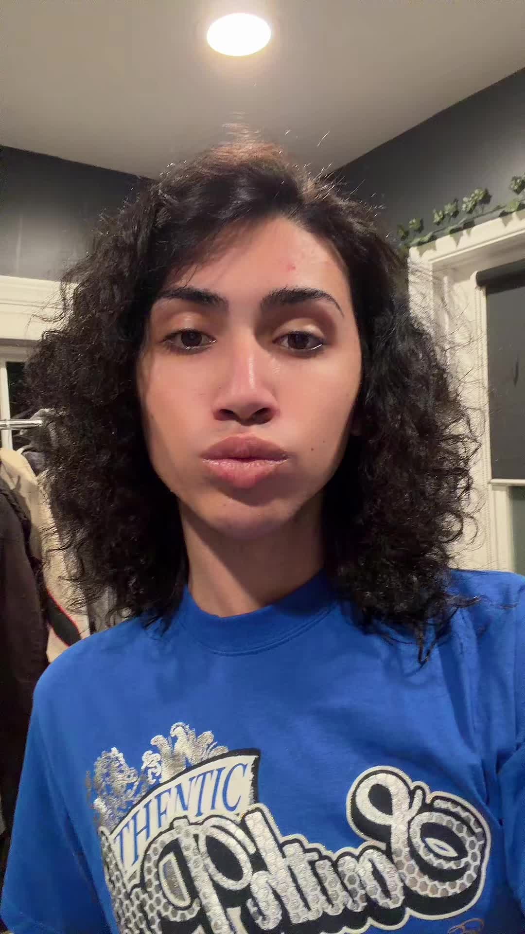 @انوش