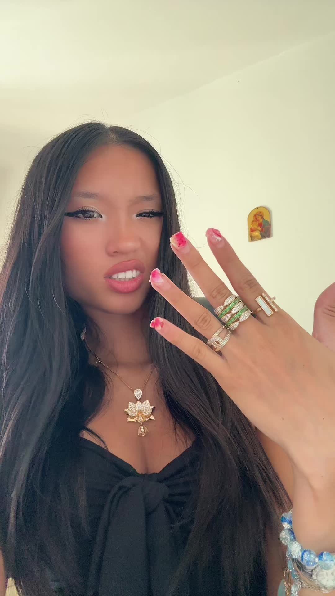 @𝓢𝓐𝓡𝓐𝓗🎀