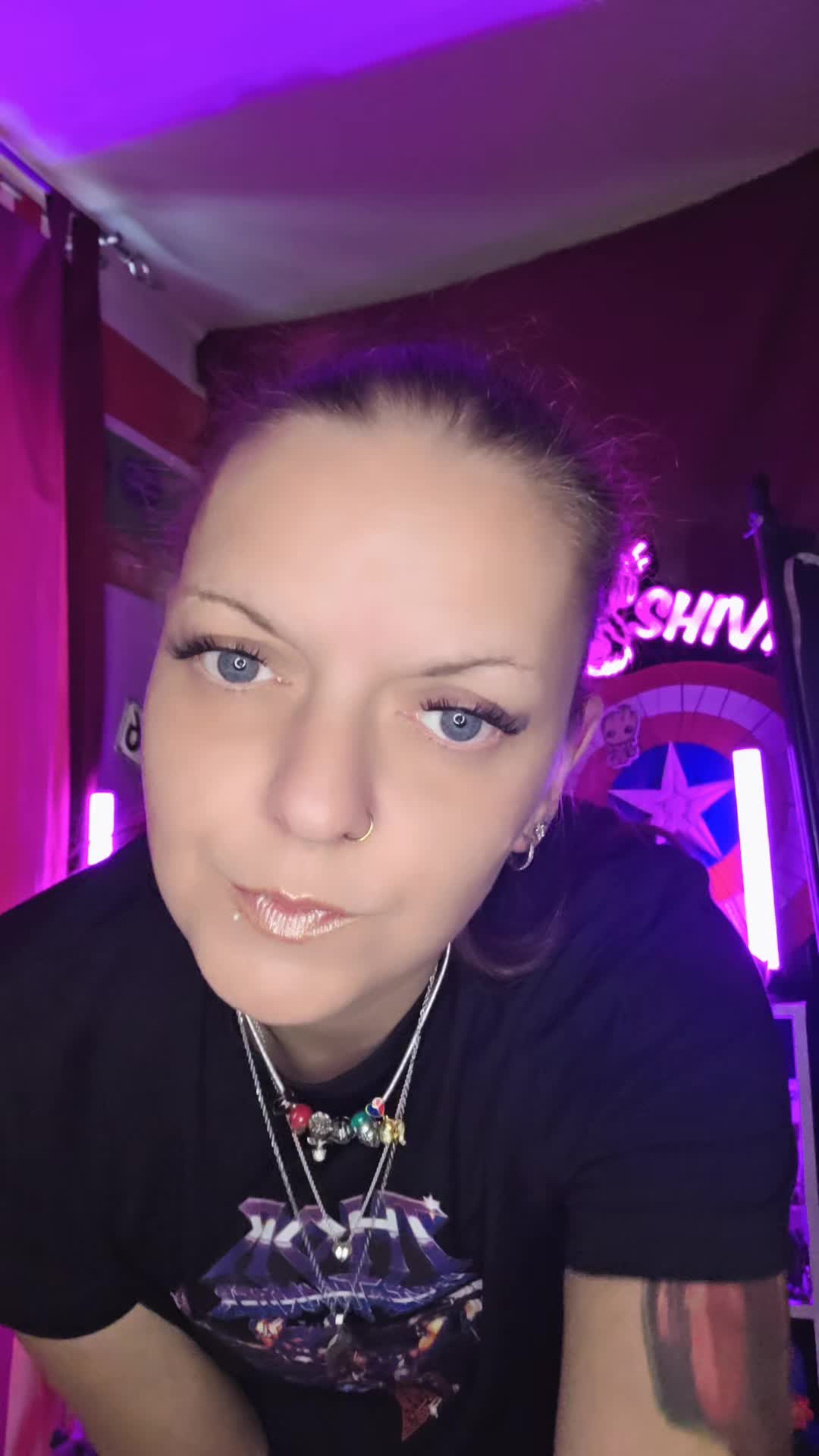 @Shiva_Faultier_Queen 🦥👑