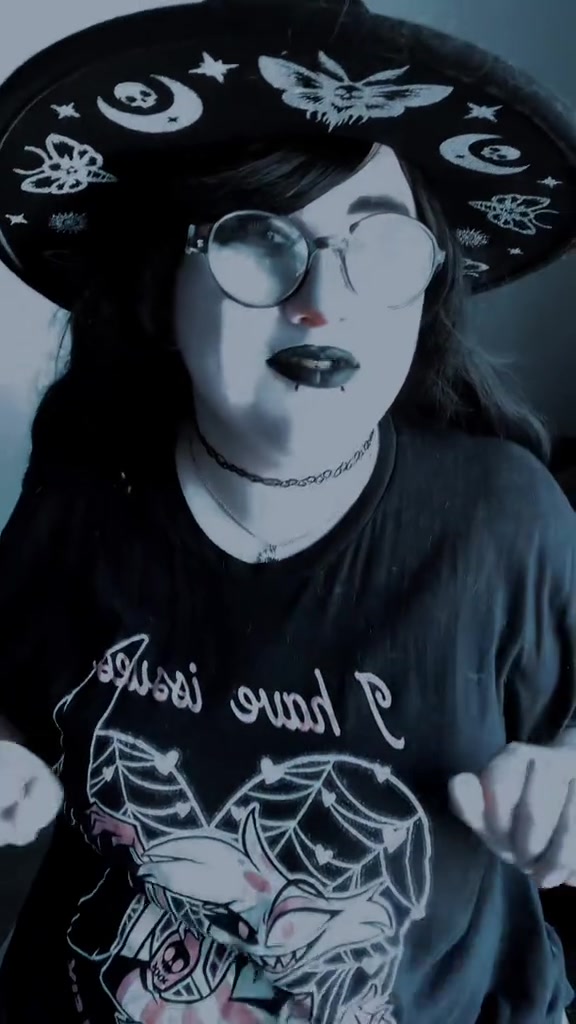 @sp00ky_treats
