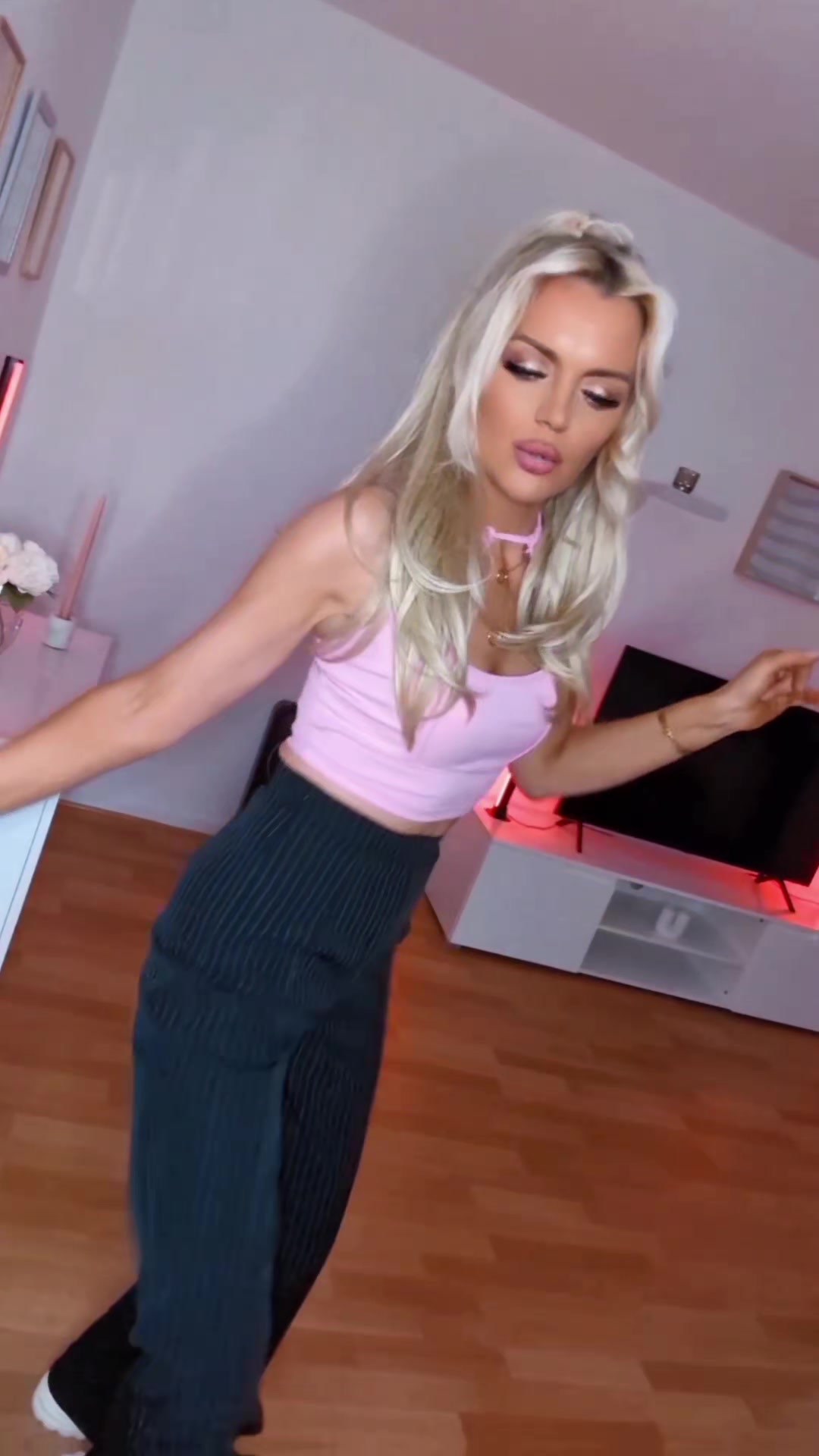 @NickyyyNic