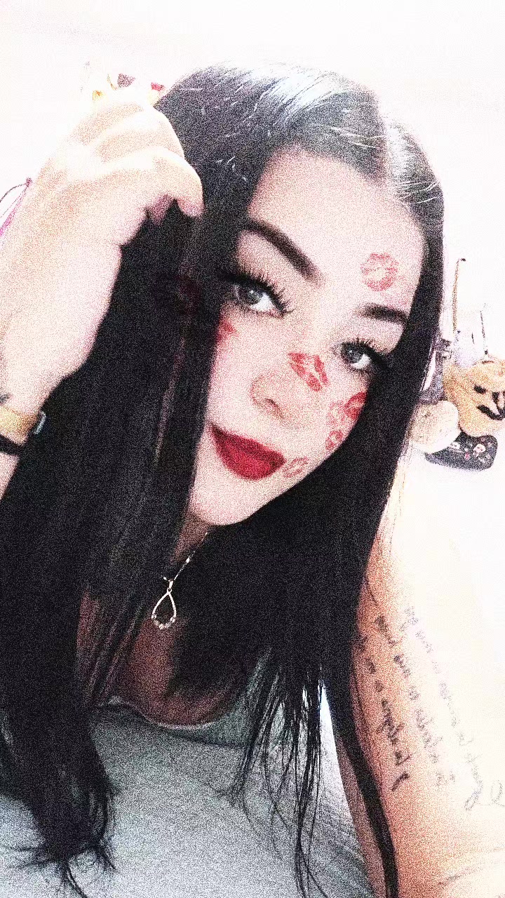 @Lizz ♡