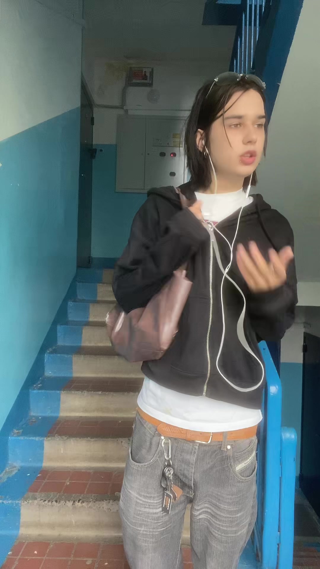 @1shitker