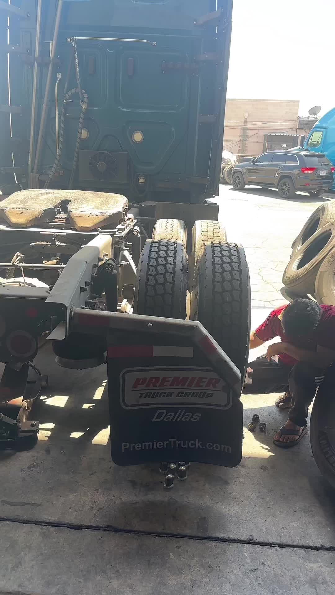 @Universal Tire Hub