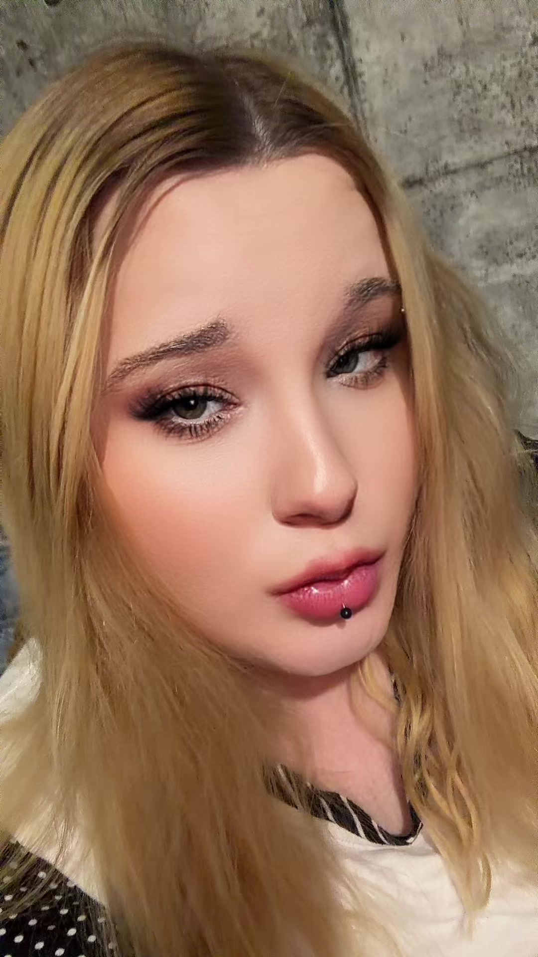 @✨{Blondasse25}✨