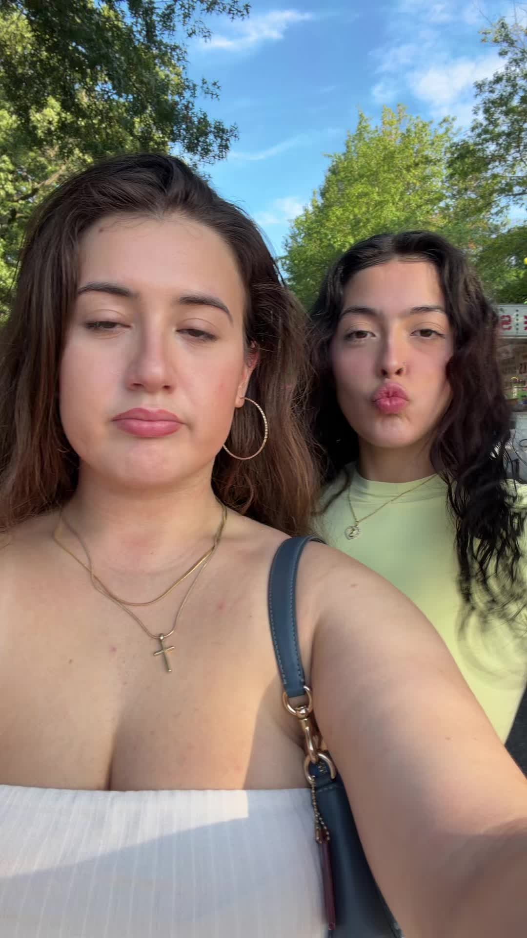 @liv<33