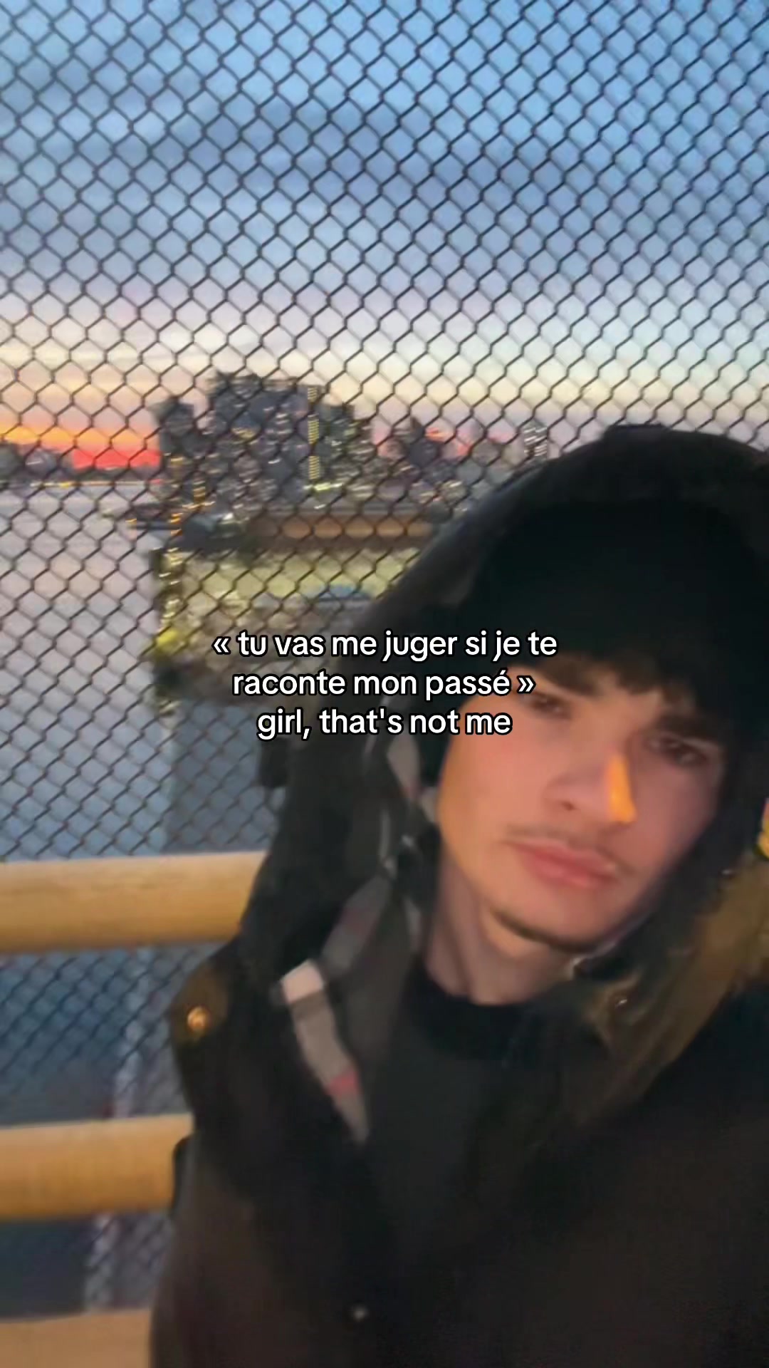@~