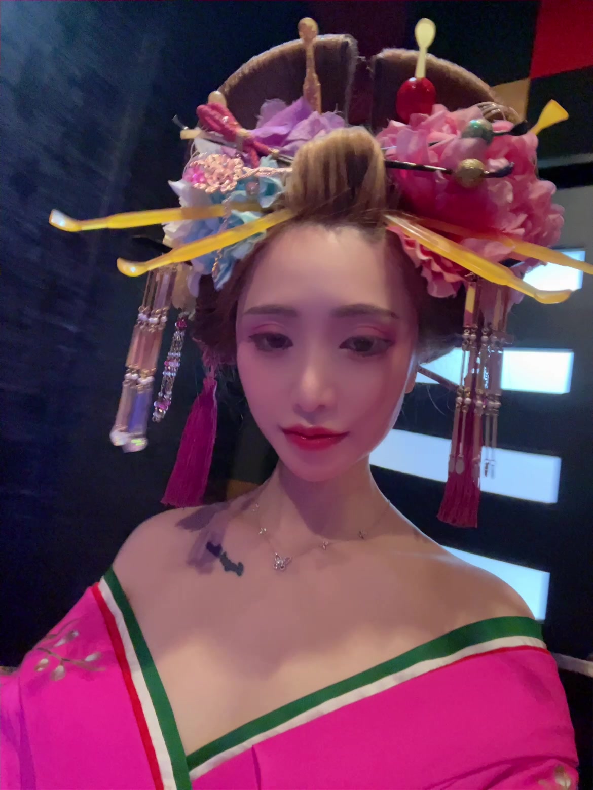 @菜々子
