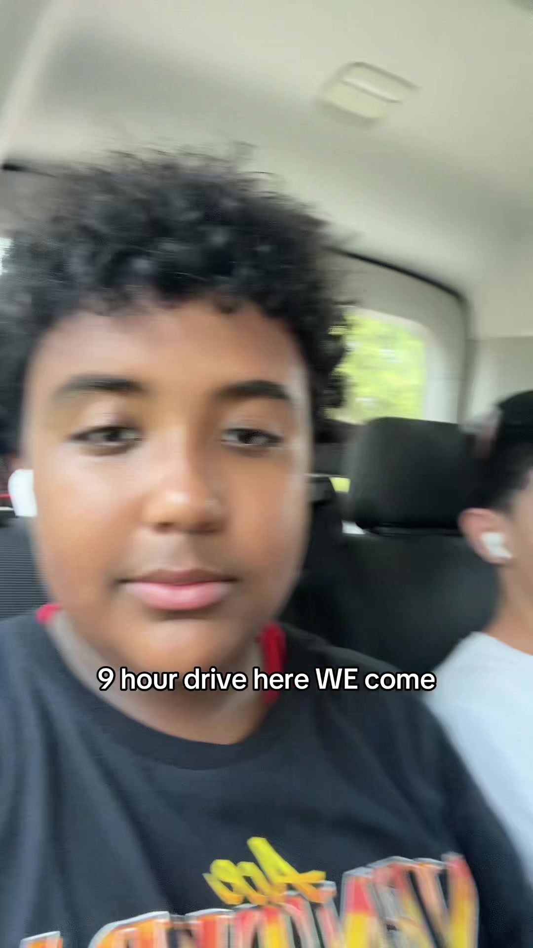 @👾