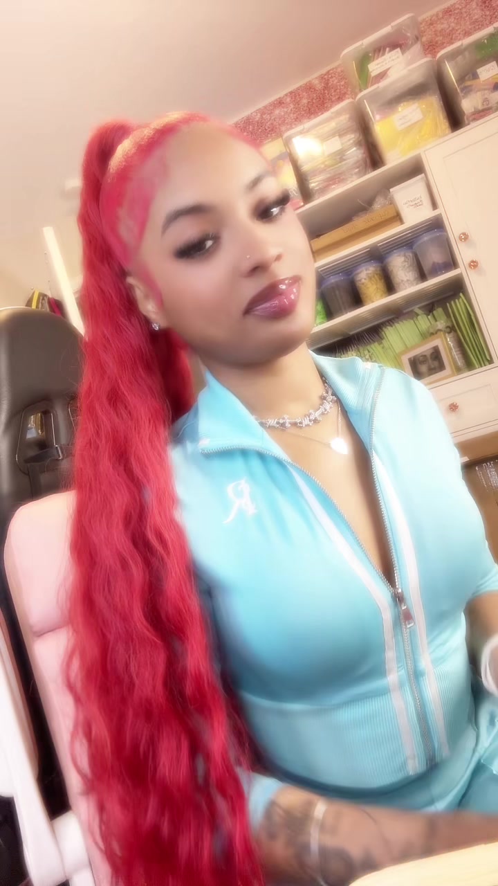 @TayAhna