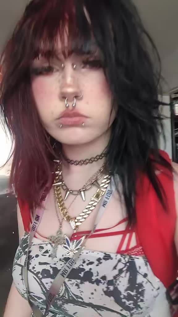 @𝓮𝓵𝓵𝓲✌️