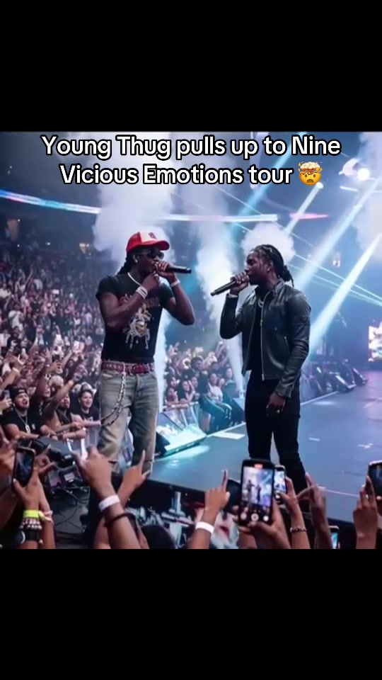 @⃟