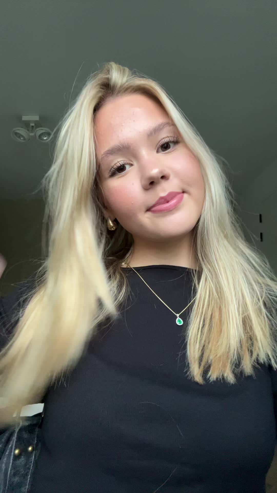 @Vꨄ