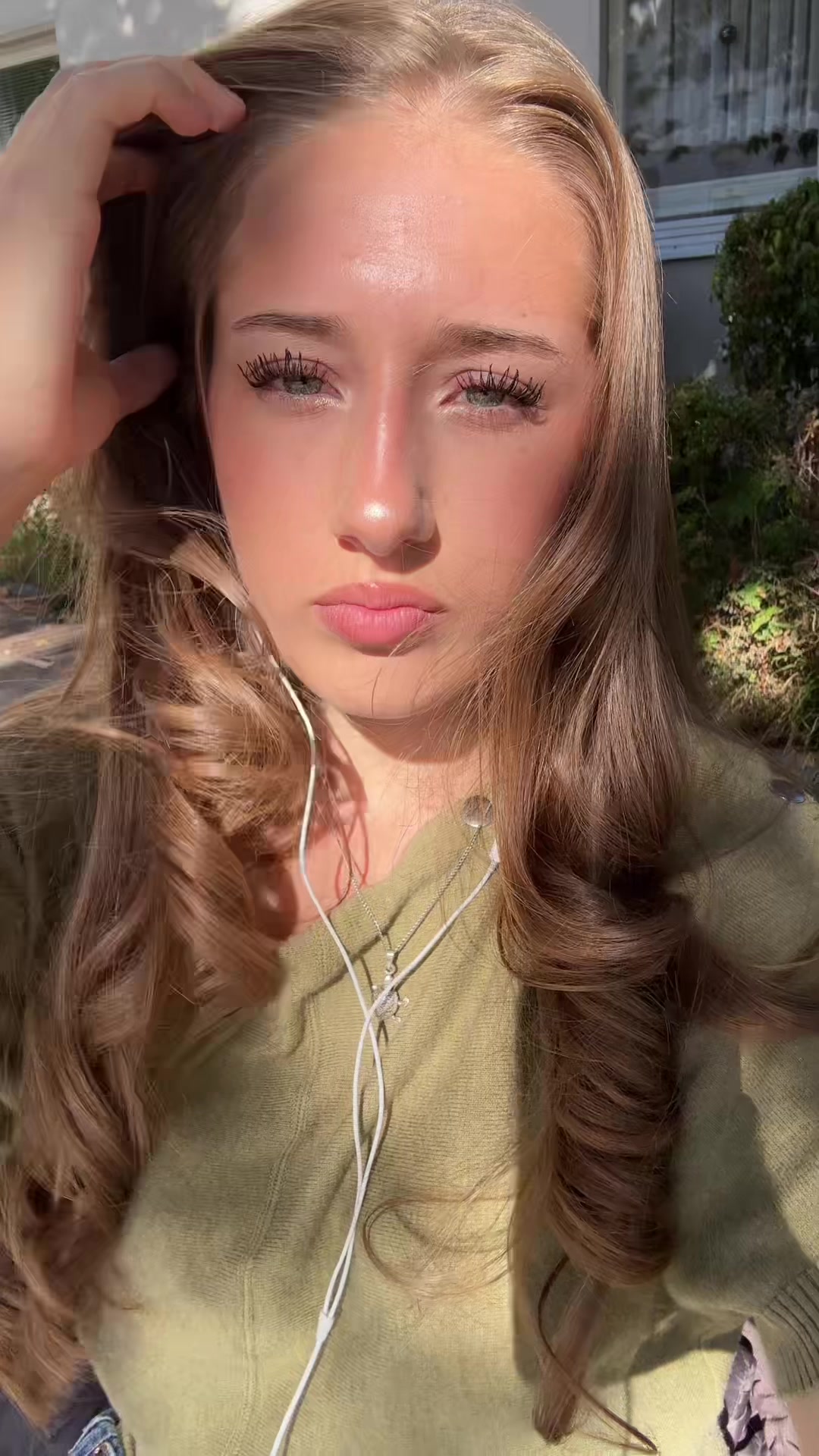 @⃟