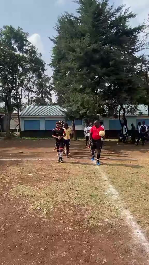 @CROWN FC 💙🤍💛