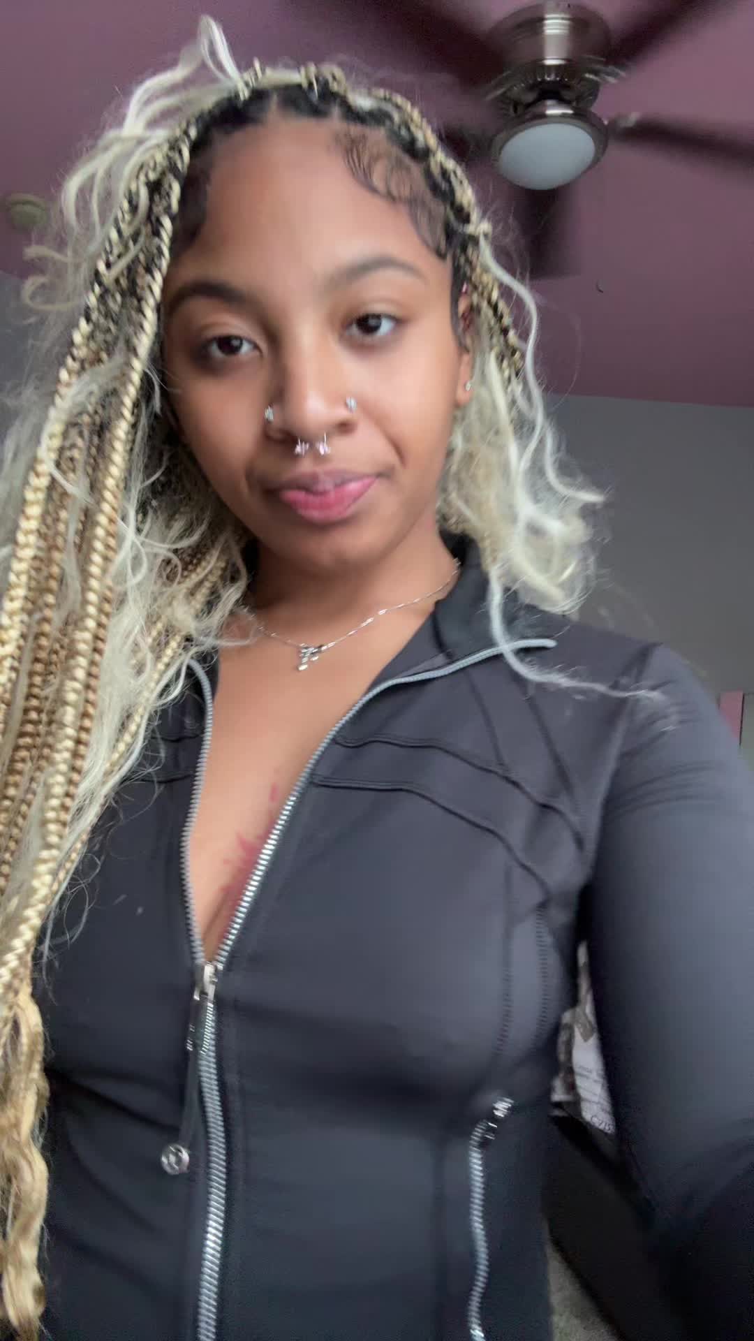 @️