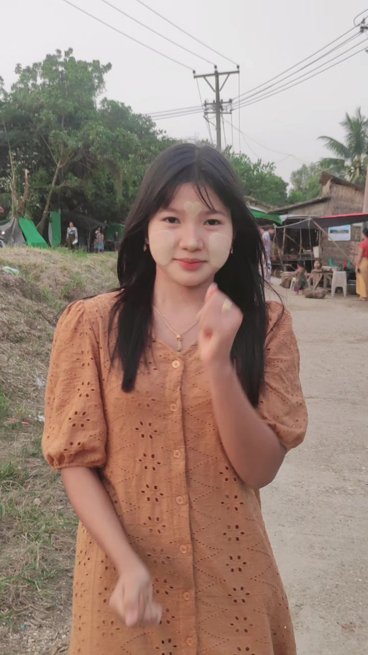 @💫🌻နှင်းနှင်းလှိုင်🌻💫