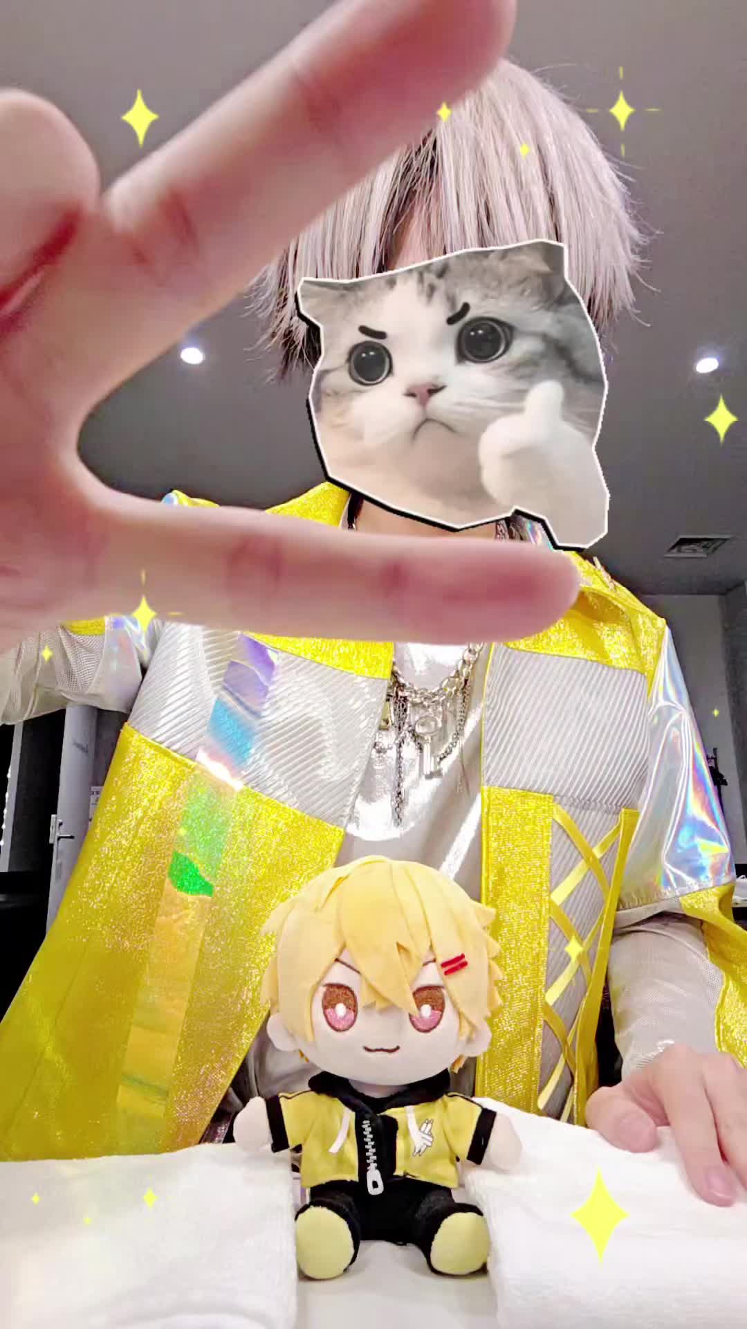 @やなと